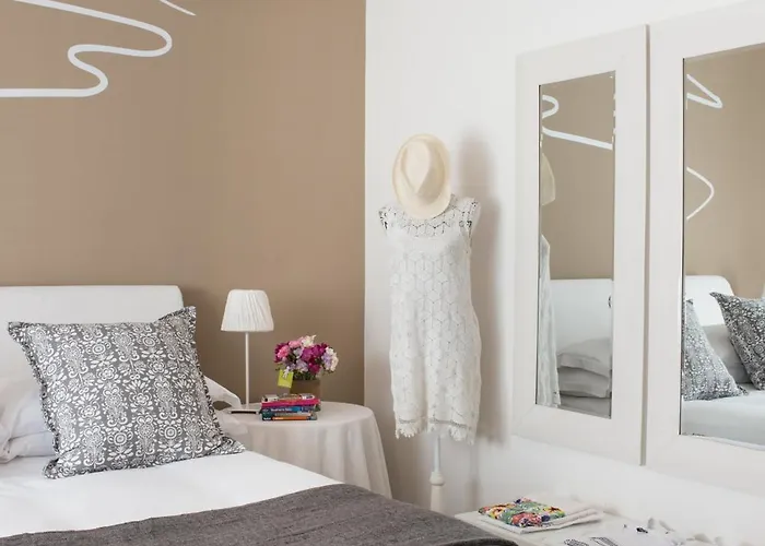 La Maison Des Tout Le Monde Guest house